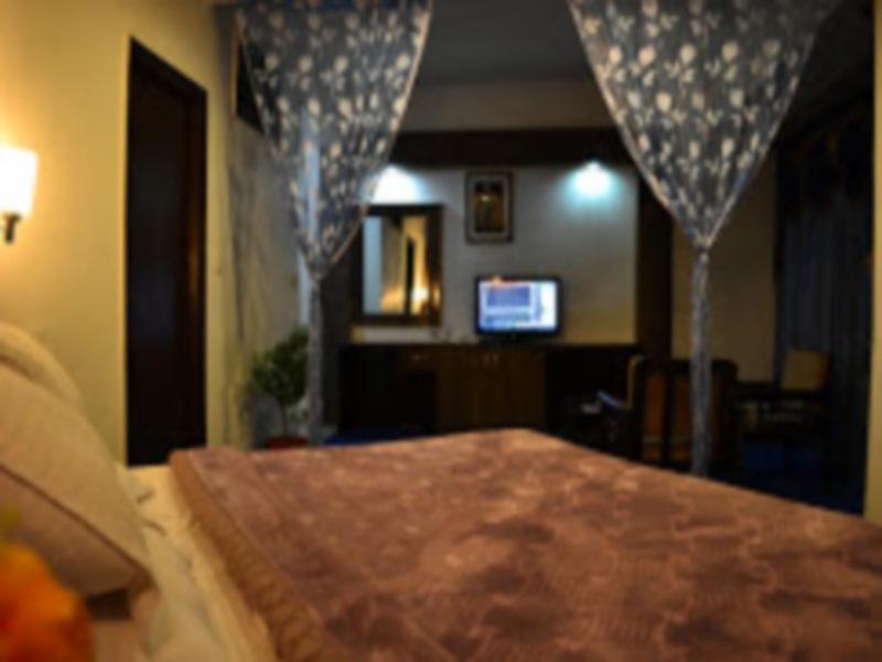 Hotel Imperial Palace Manali  Exterior photo
